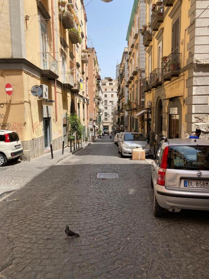 A Casa Di Nonna Ida, Nel Cuore Pulsante Di Napoli Экстерьер фото