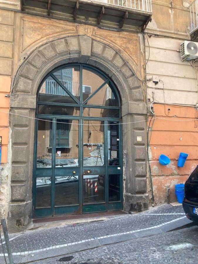 A Casa Di Nonna Ida, Nel Cuore Pulsante Di Napoli Экстерьер фото